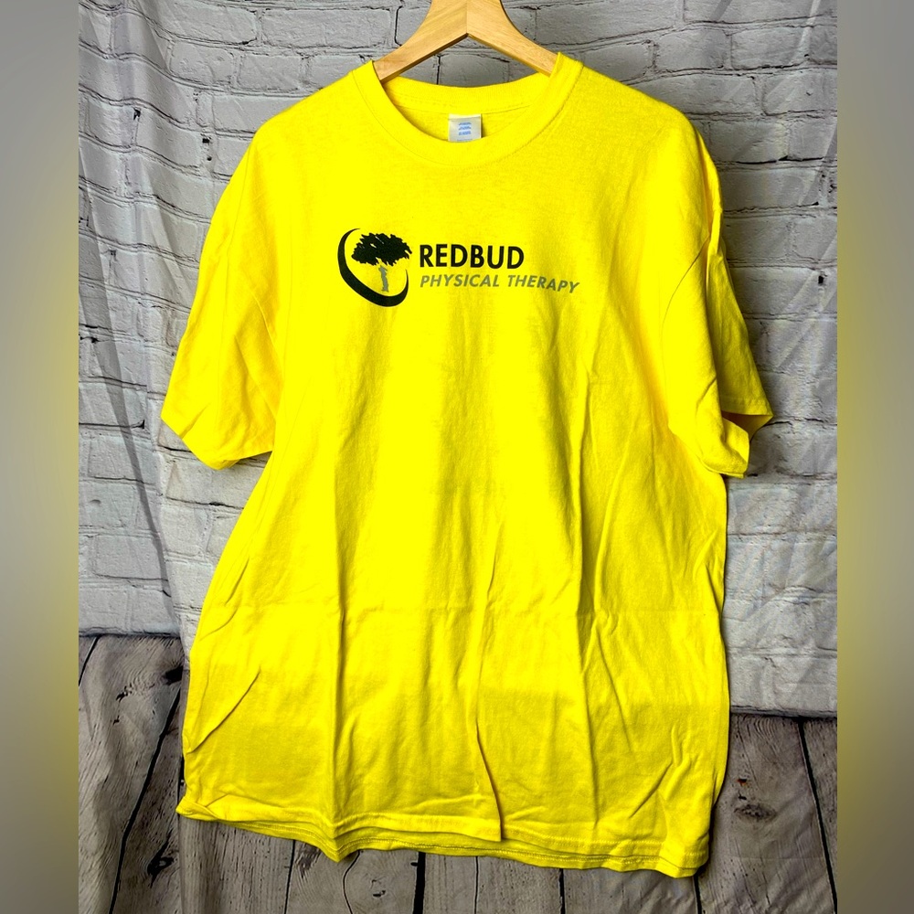 Yellow graphic Tshirt, size 2x